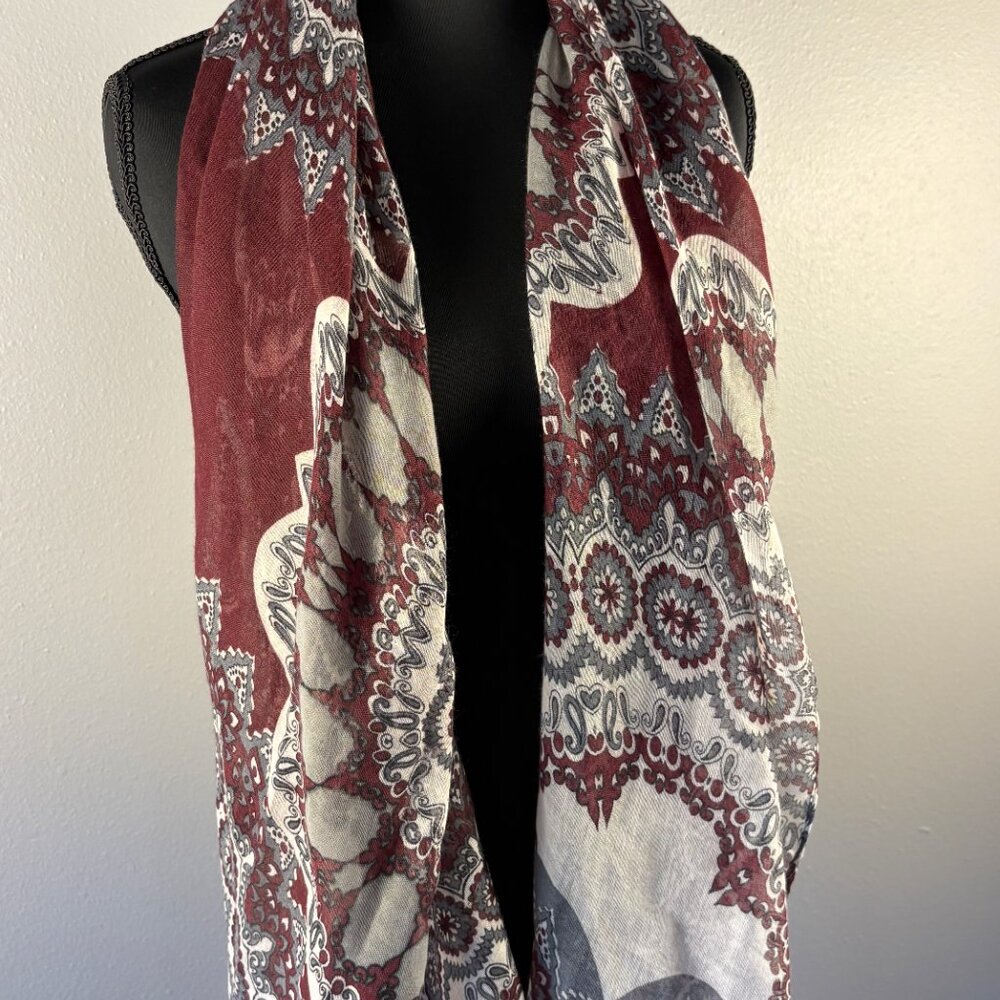 Lightweight scarf for any season
